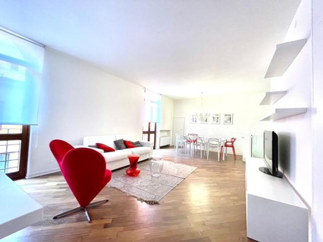 Domus Verona - Ampia Moderna Casa Su 2 Piani Nel Cuore Di Verona Exterior photo