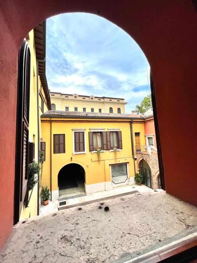 Domus Verona - Ampia Moderna Casa Su 2 Piani Nel Cuore Di Verona Exterior photo